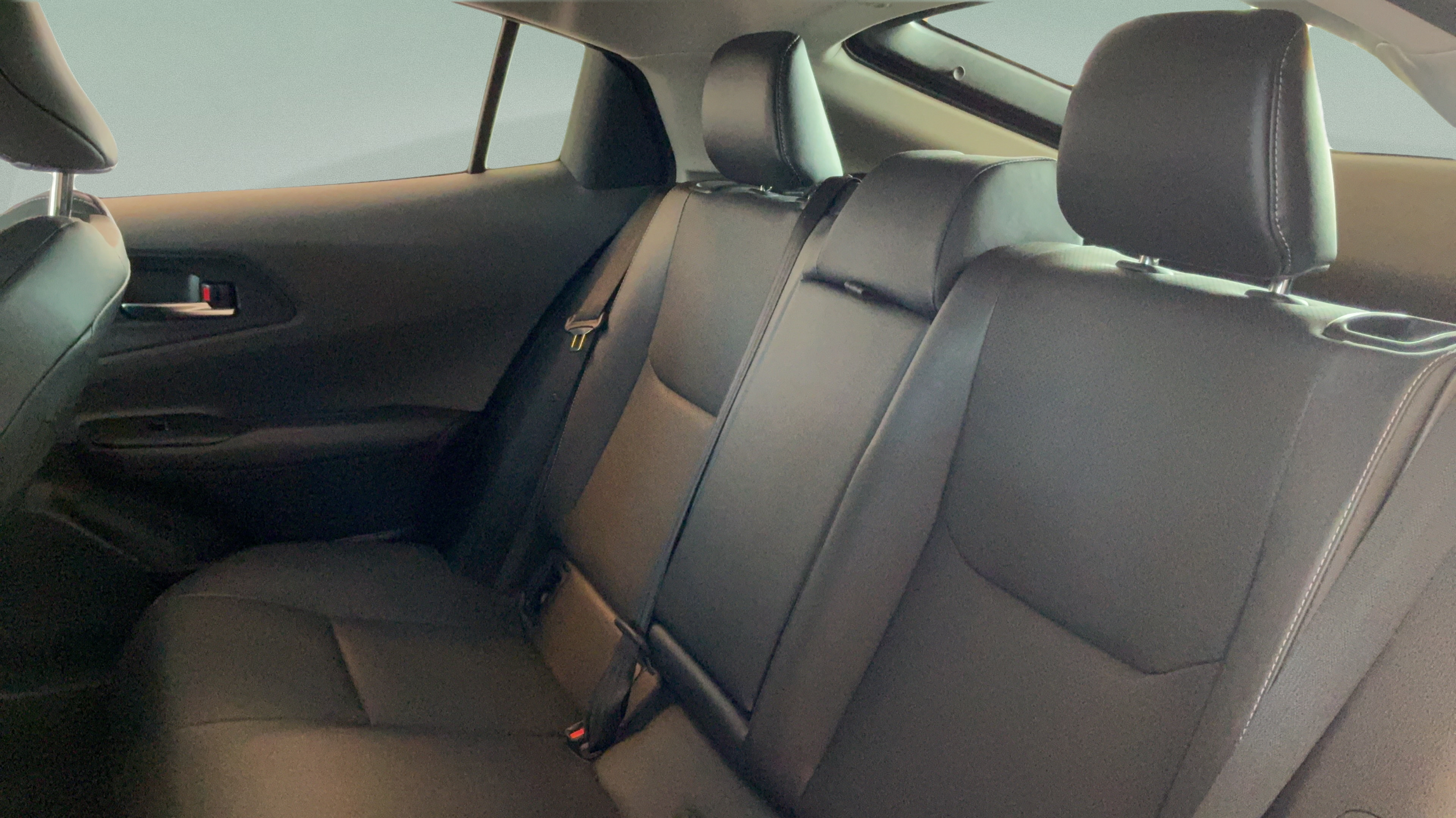 Certified 2025 Toyota Prius XLE FWD image 26