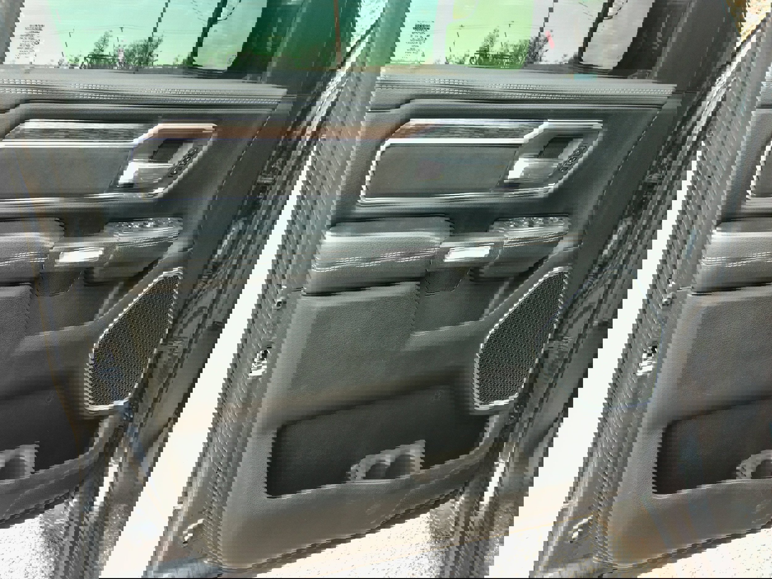 Used 2019 RAM 1500 Laramie image 13