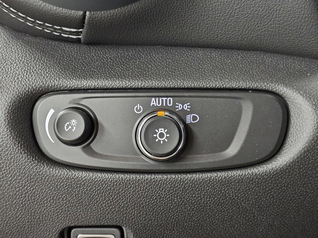 Certified 2026 Chevrolet Blazer LT AWD/4WD image 32