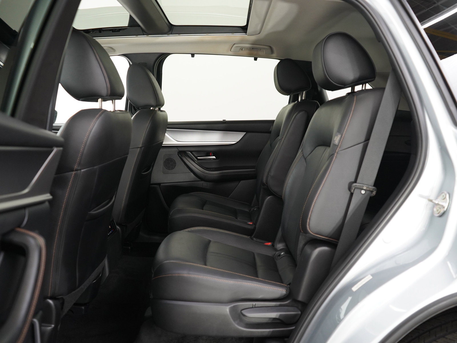 Certified 2024 MAZDA CX-90 Plug-In Hybrid w/ Premium Pkg image 18