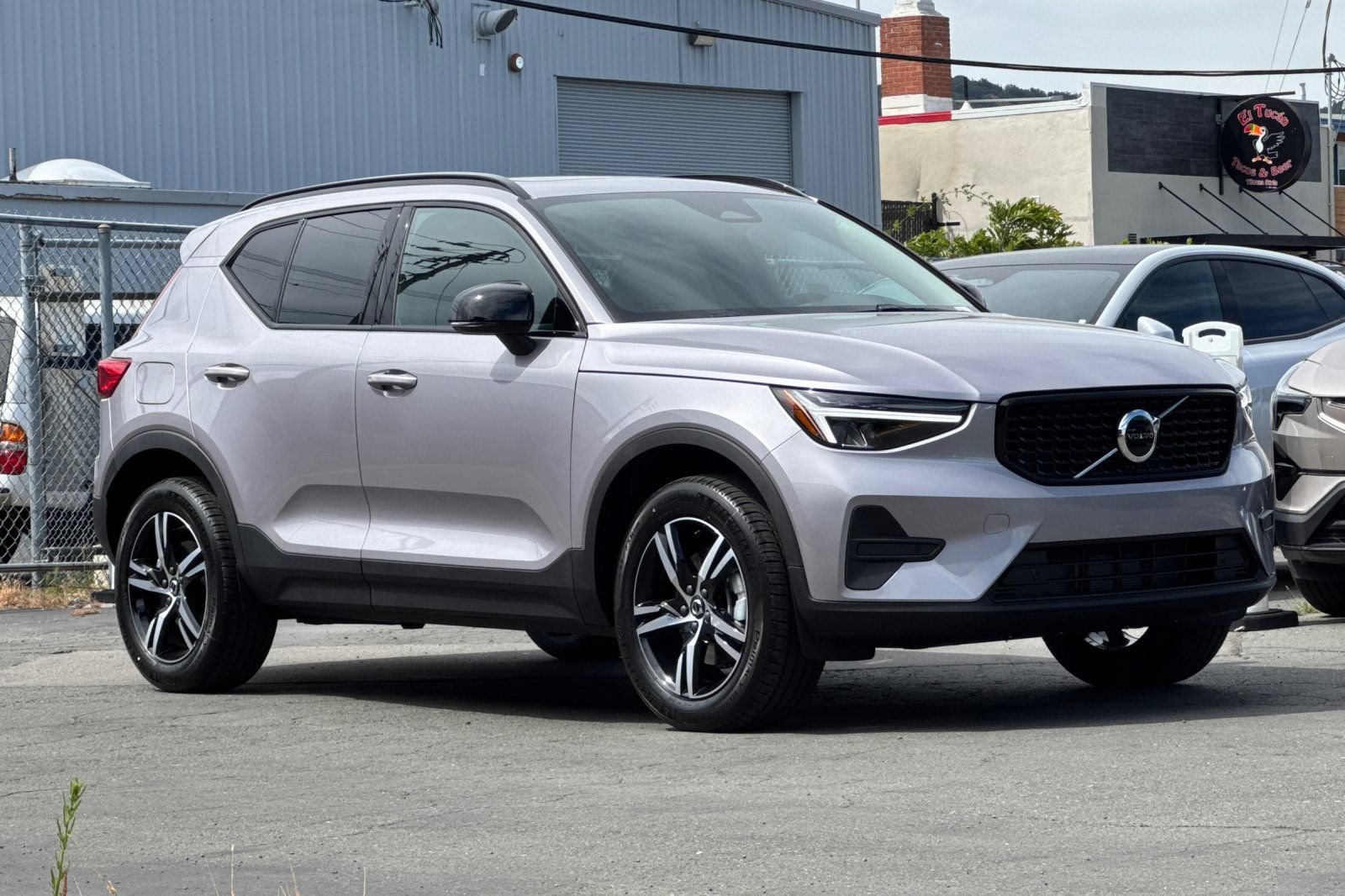 New 2026 Volvo XC40 B4 Core w/ Protection Package Premier FWD image 9
