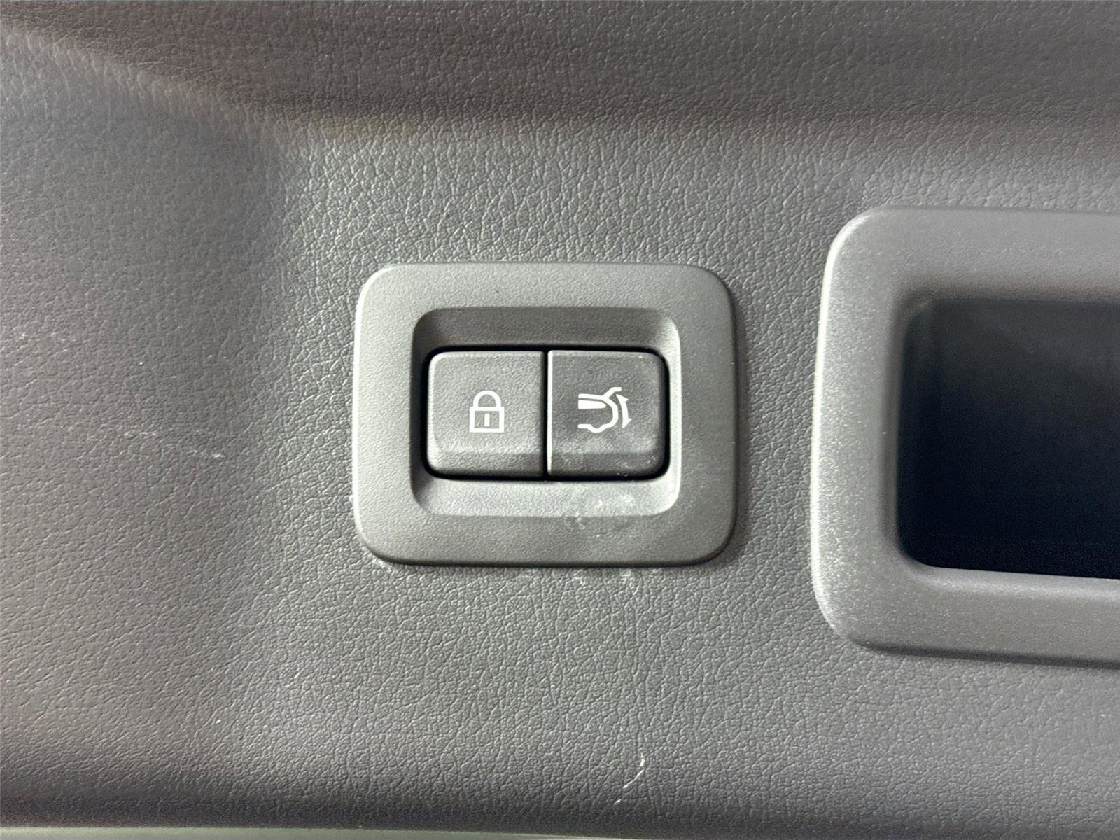 Certified 2025 MAZDA CX-70 3.3 Turbo w/ Premium Package image 42