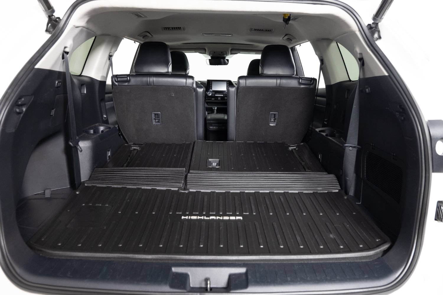 Used 2022 Toyota Highlander XLE FWD image 24