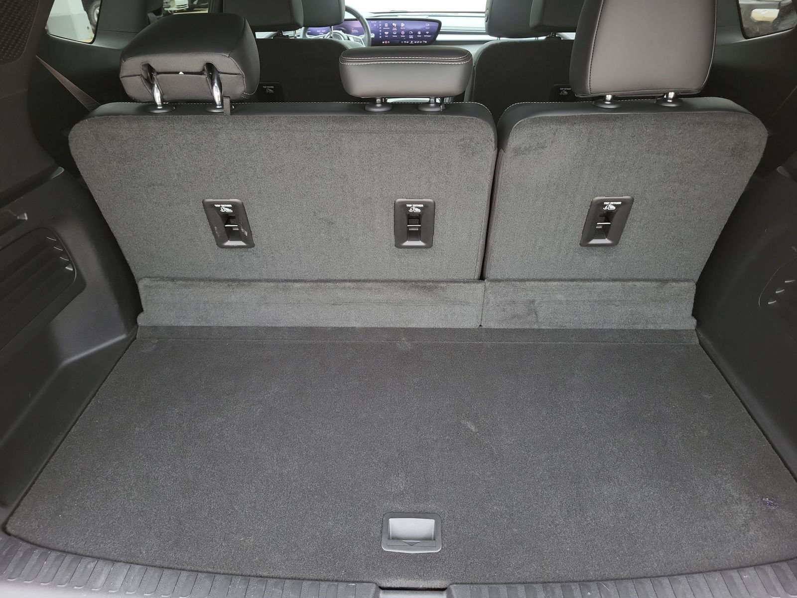 Used 2025 Buick Enclave Avenir w/ Trailering Package, 5000 lbs. FWD image 27