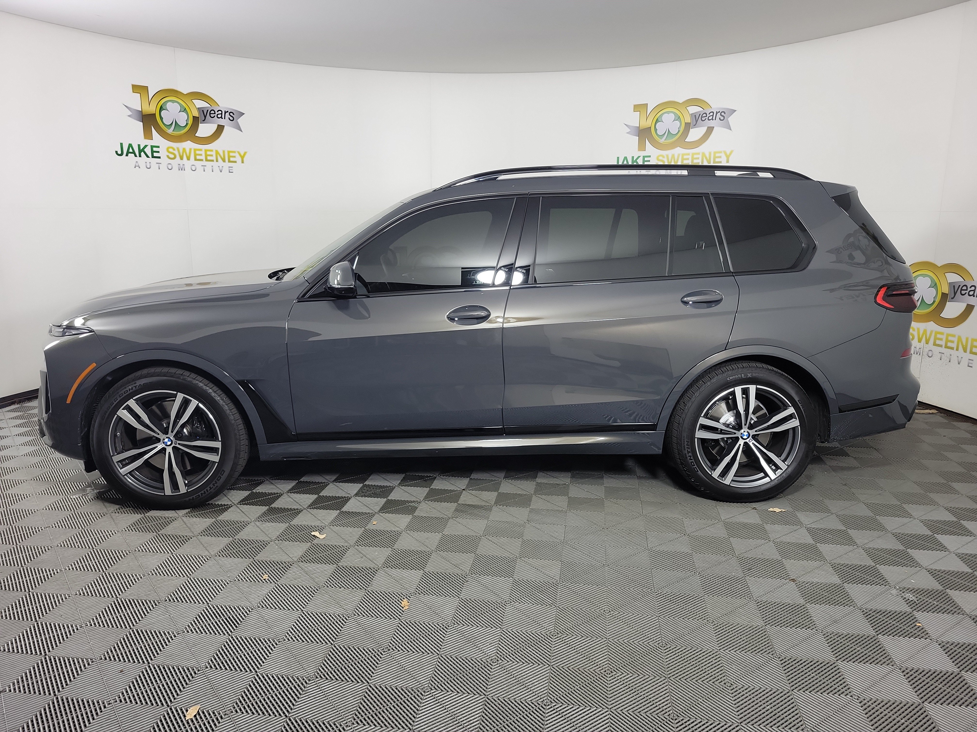 Certified 2027 BMW X7 xDrive40i AWD/4WD image 2