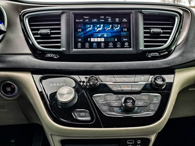 Used 2020 Chrysler Pacifica Touring-L image 20