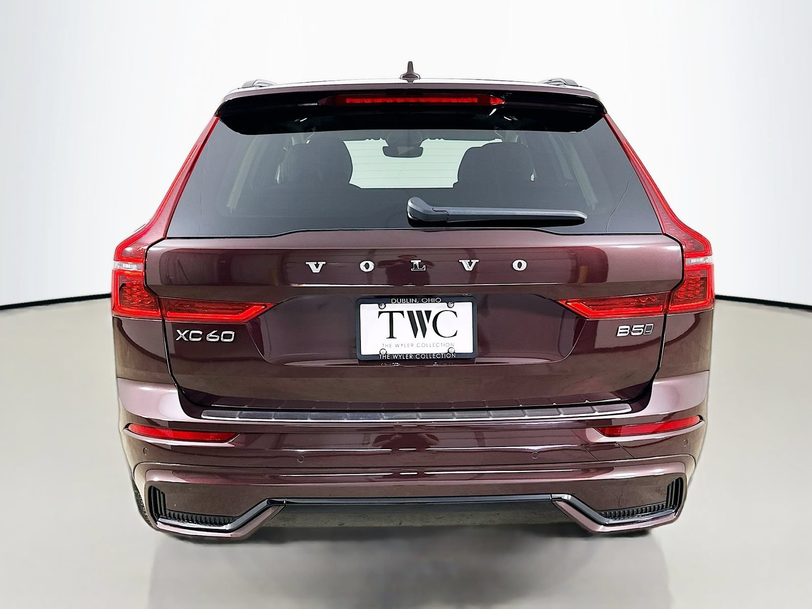 New 2026 Volvo XC60 B5 Ultra w/ Protection Package Premier AWD/4WD image 6