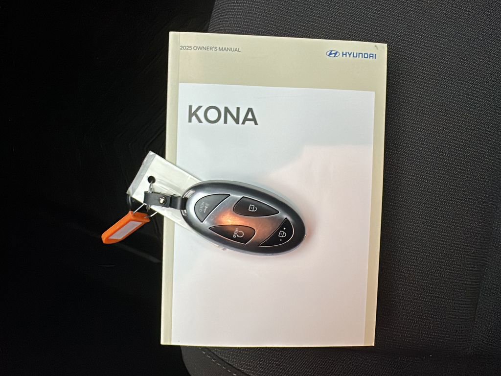 Certified 2025 Hyundai Kona SE AWD/4WD image 26