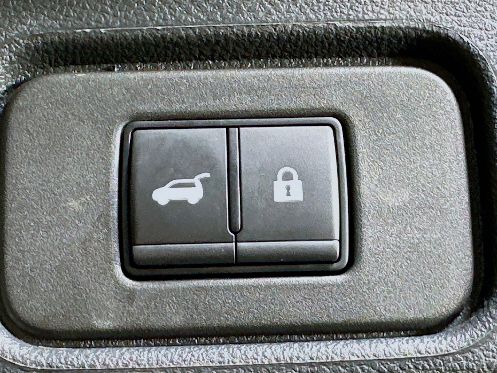 Used 2025 Nissan Pathfinder SV FWD image 29