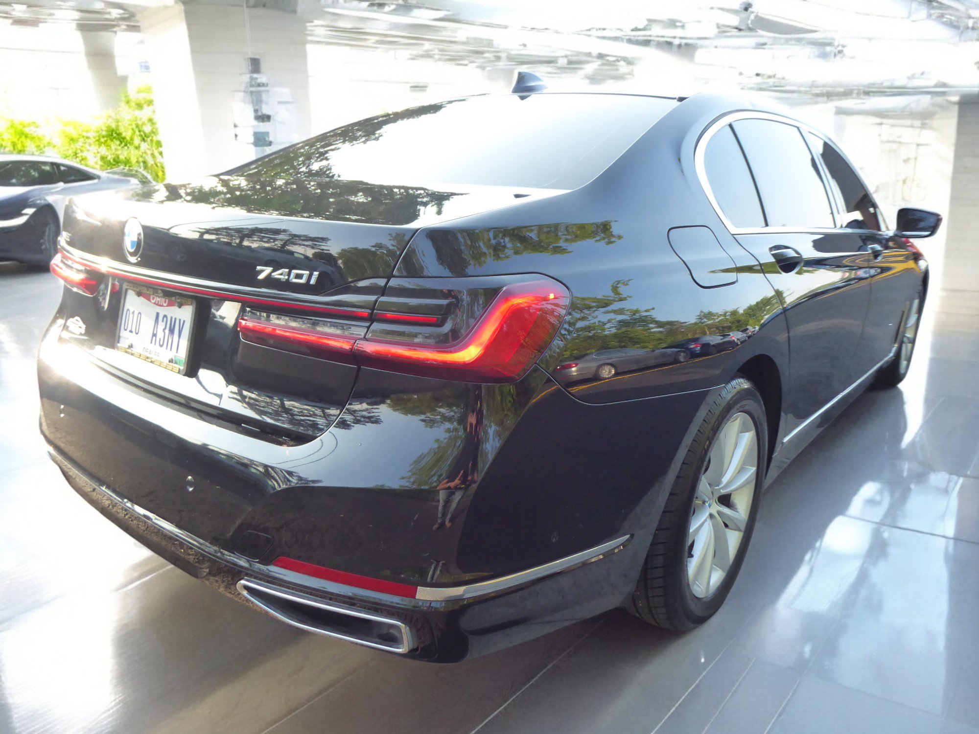 Used 2020 BMW 740i xDrive w/ Cold Weather Package image 10