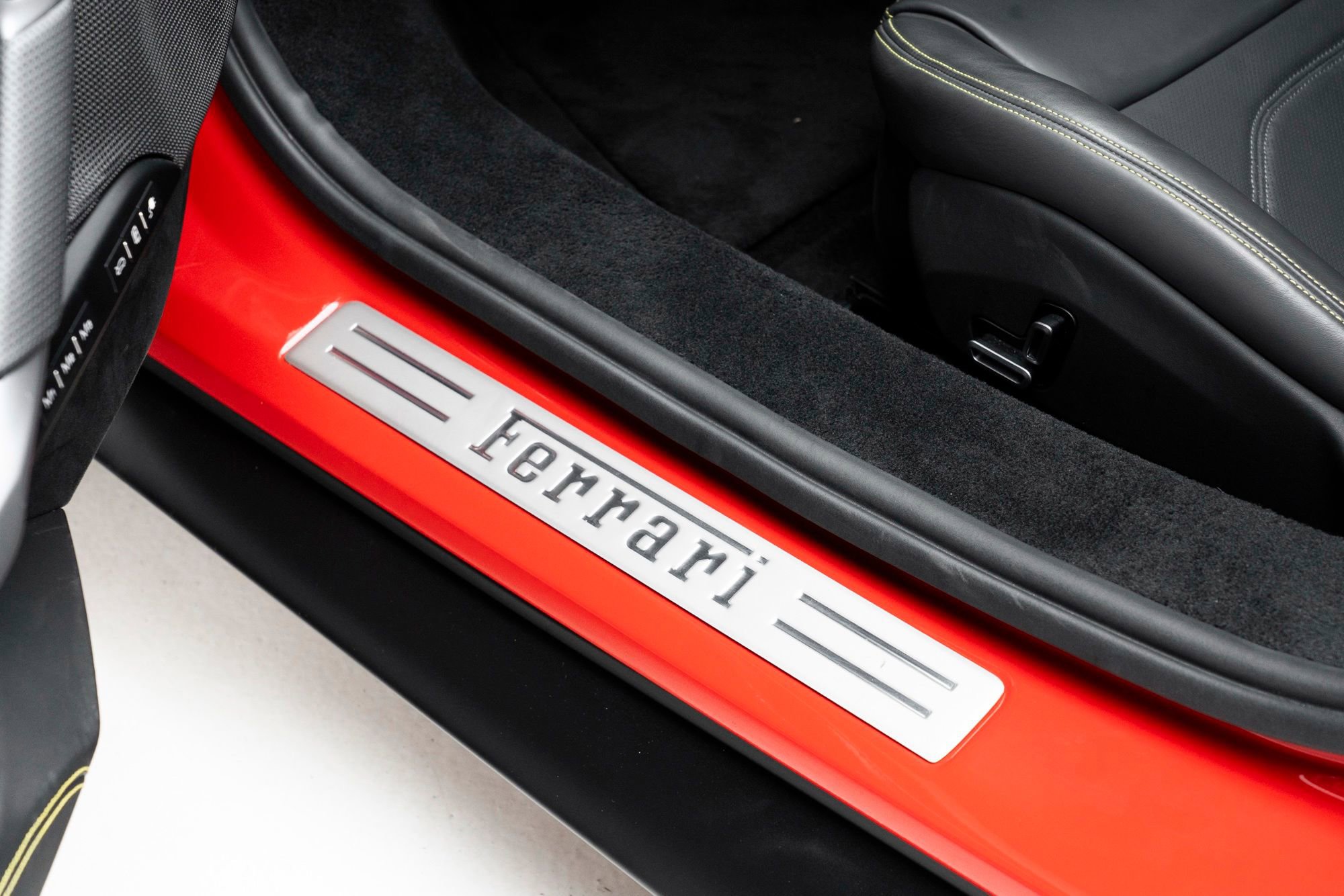Used 2023 Ferrari 296 GTB RWD image 19