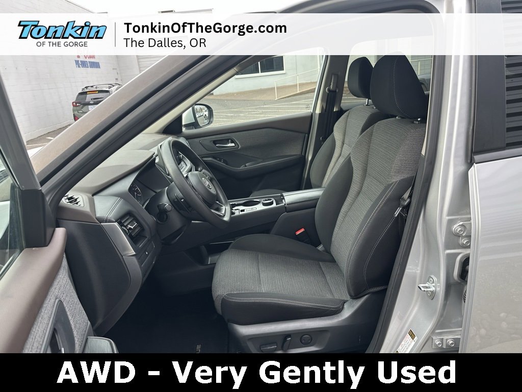 Used 2022 Nissan Rogue SV image 13