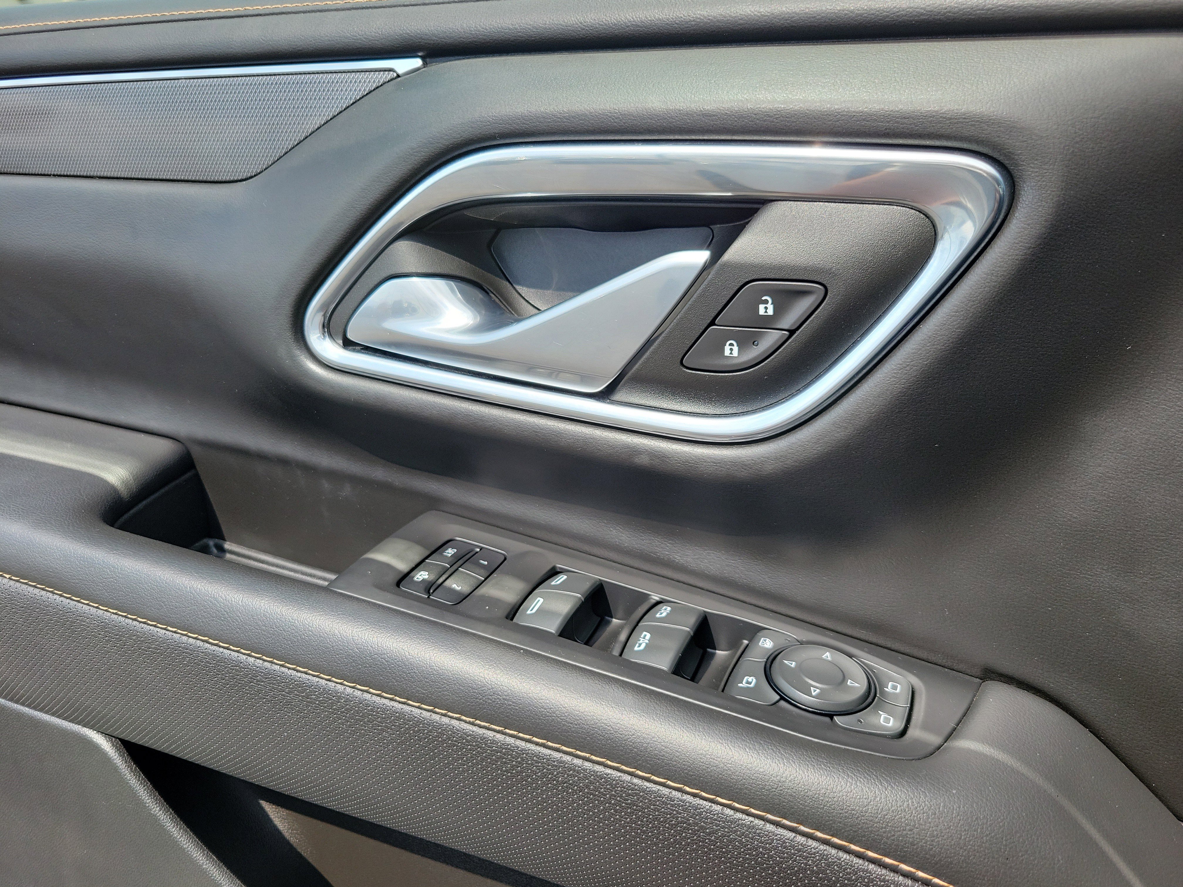 Used 2023 GMC Yukon AT4 image 7