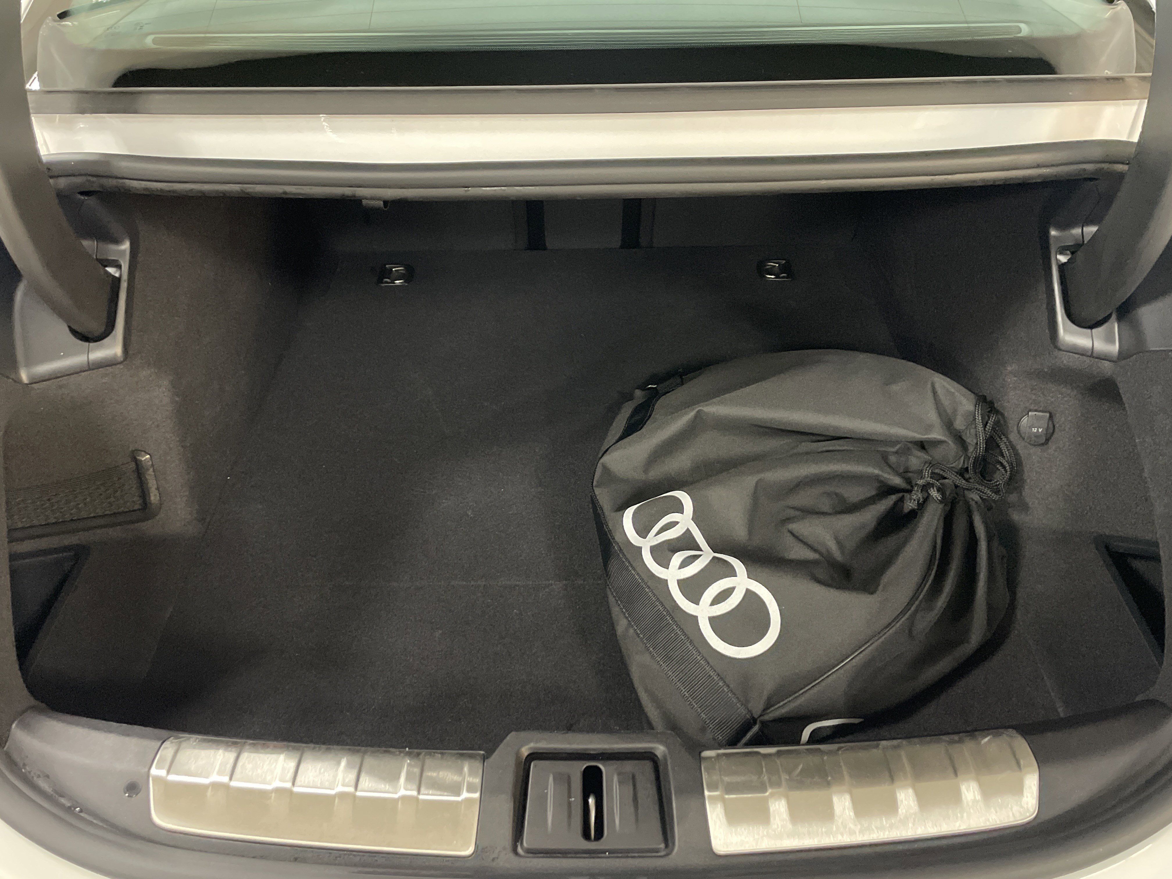 Used 2023 Audi e-tron GT Premium Plus image 36