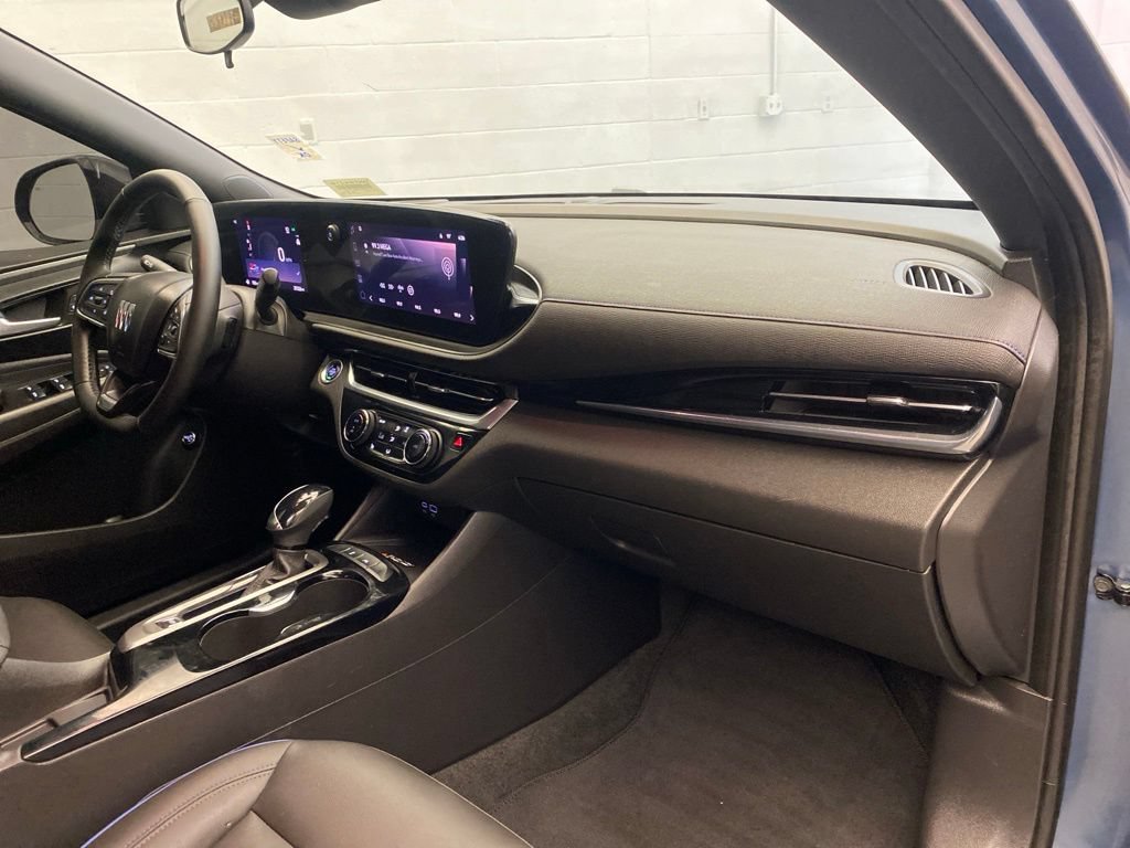 Used 2025 Buick Envista Sport Touring w/ Convenience I Package FWD image 26