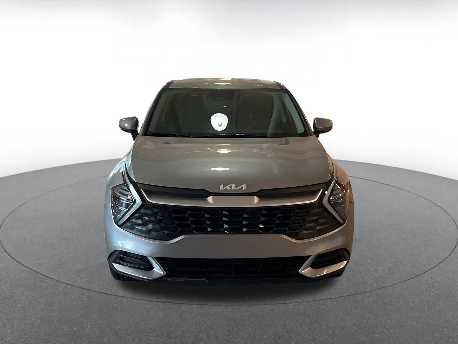 Used 2025 Kia Sportage LX image 4