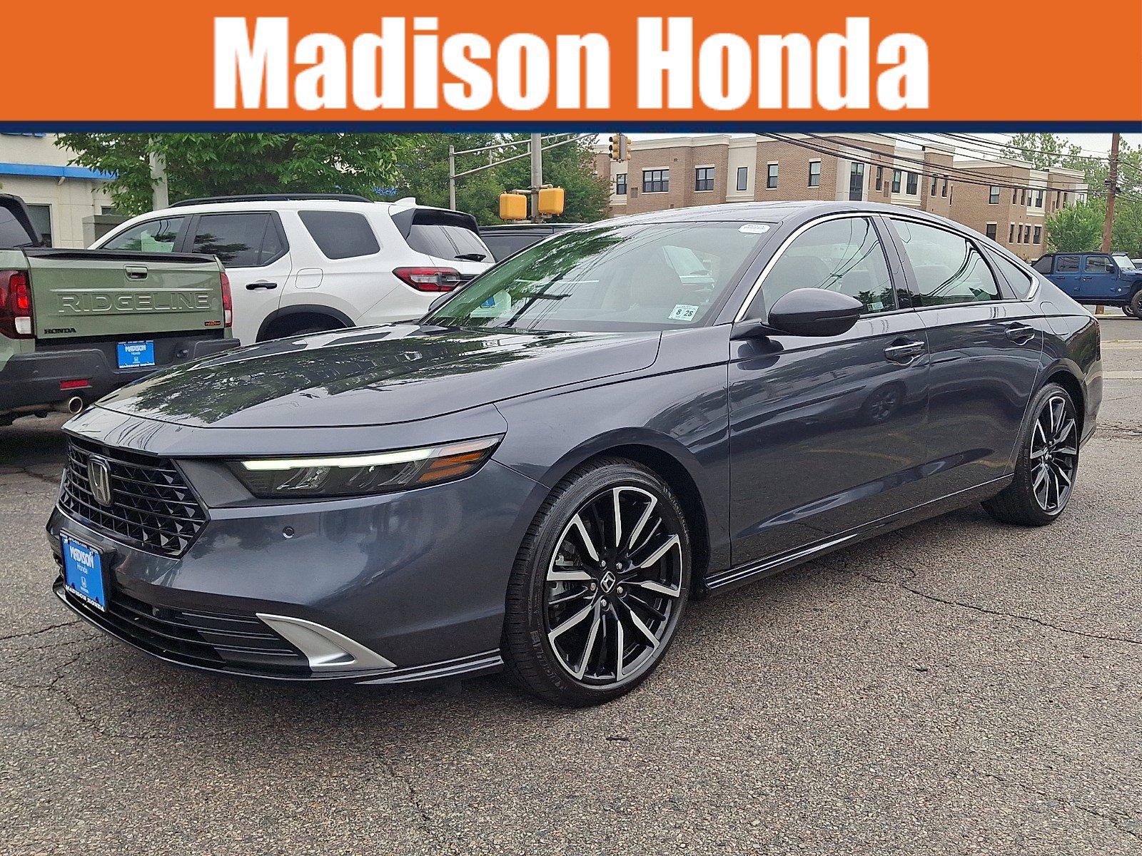 Used 2023 Honda Accord Touring image 1