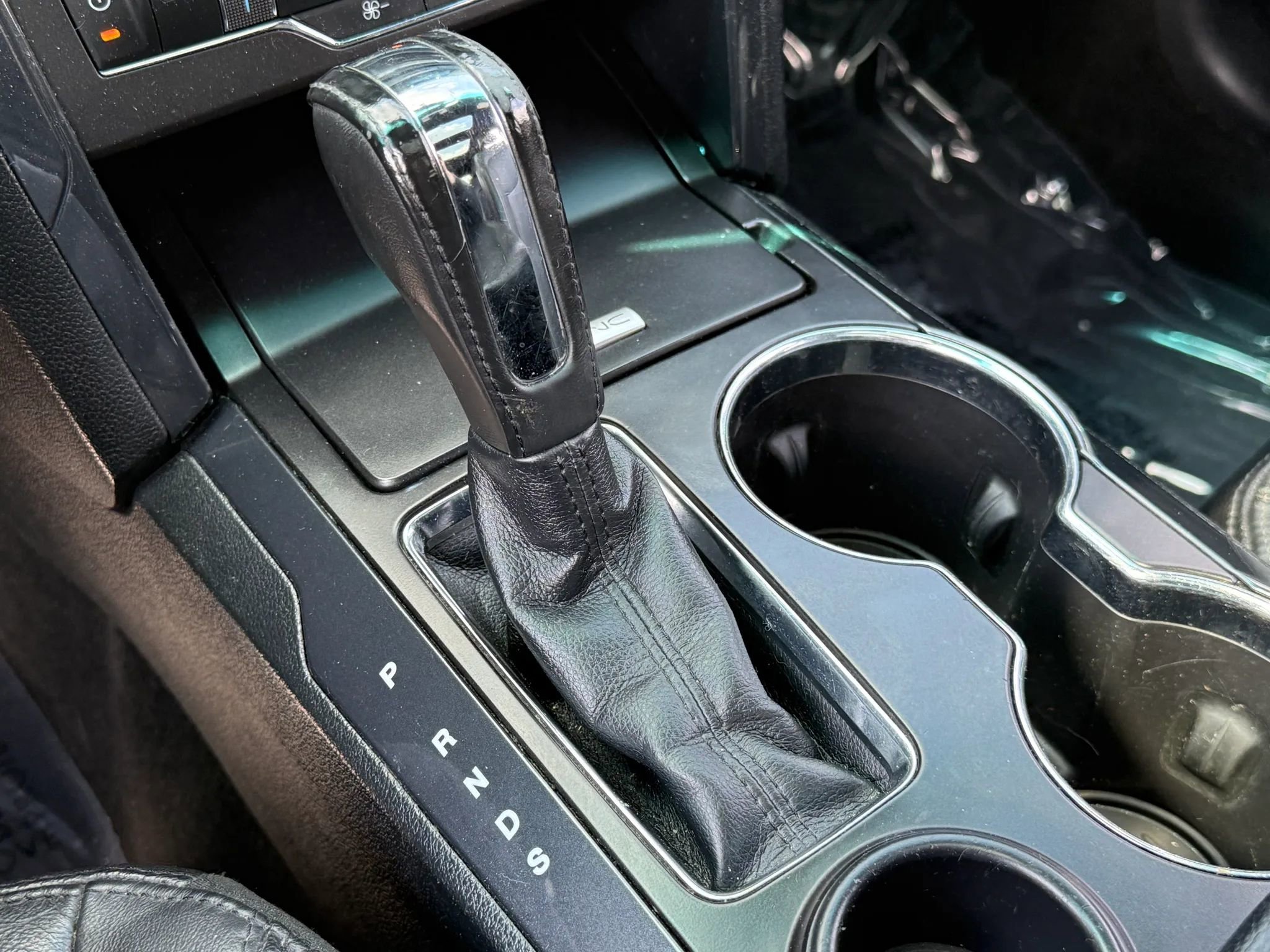 Used 2016 Ford Explorer XLT w/ Equipment Group 202A FWD image 29