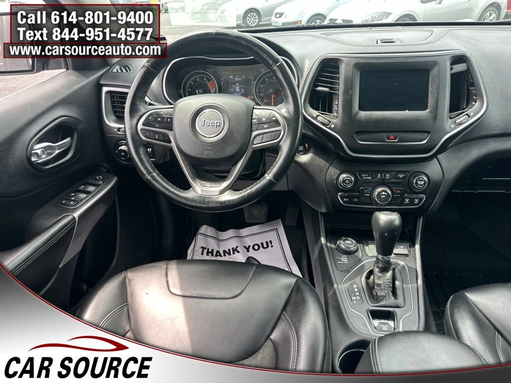 Used 2019 Jeep Cherokee Latitude Plus w/ Cold Weather Group AWD/4WD image 14