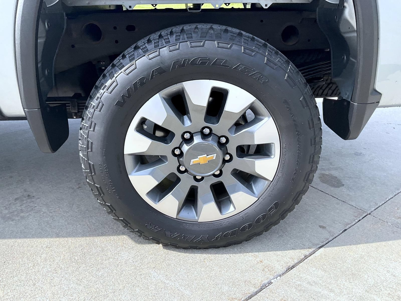 Used 2024 Chevrolet Silverado 2500 Custom w/ Custom Value Package AWD/4WD image 22