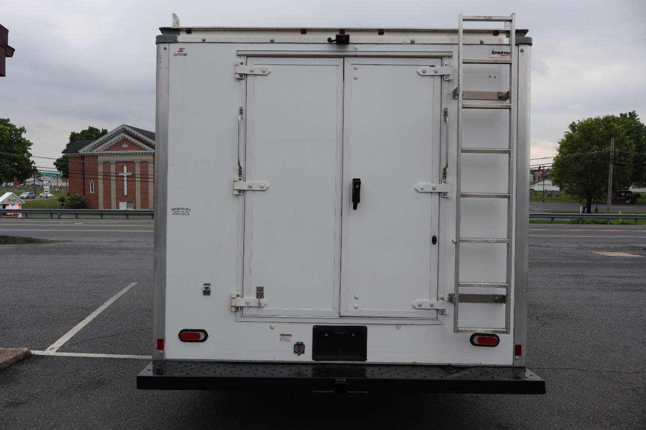 Used 2022 Ford E-450 and Econoline 450 Super Duty w/ Power Windows & Locks Group RWD image 3
