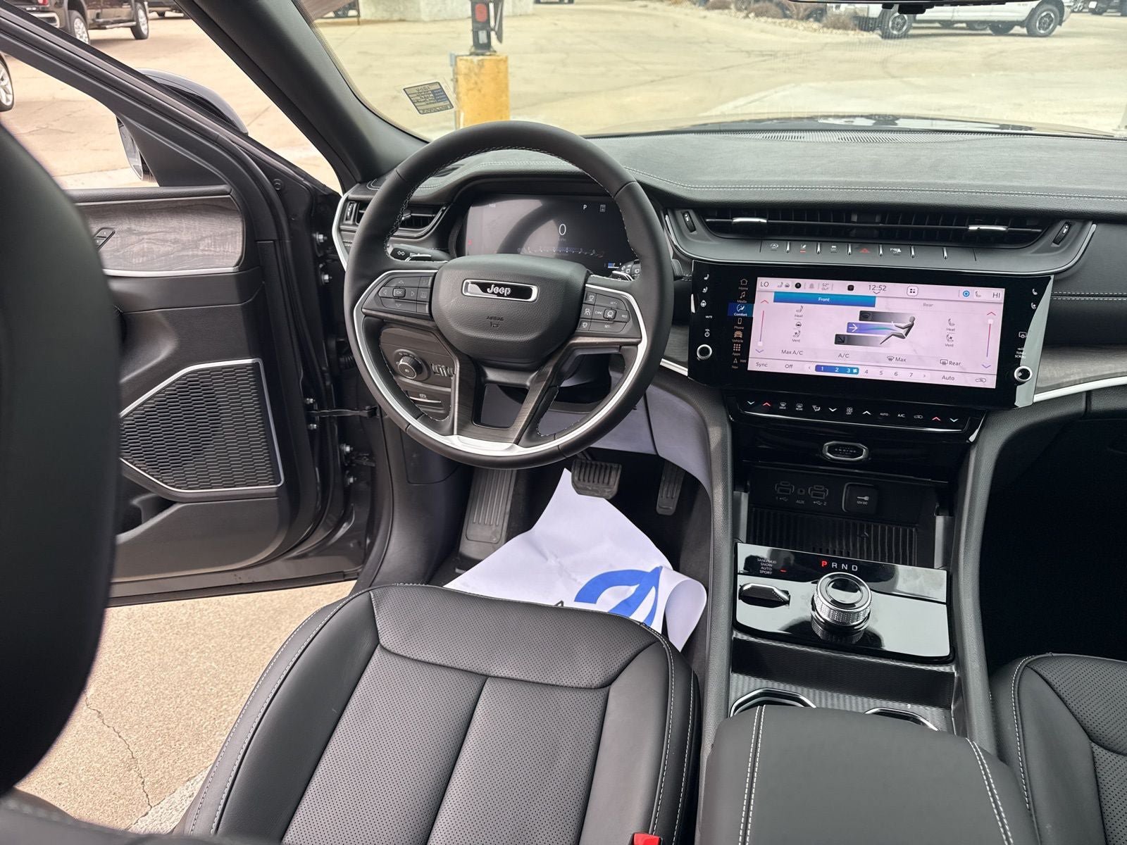 New 2026 Jeep Grand Cherokee L Limited AWD/4WD image 31