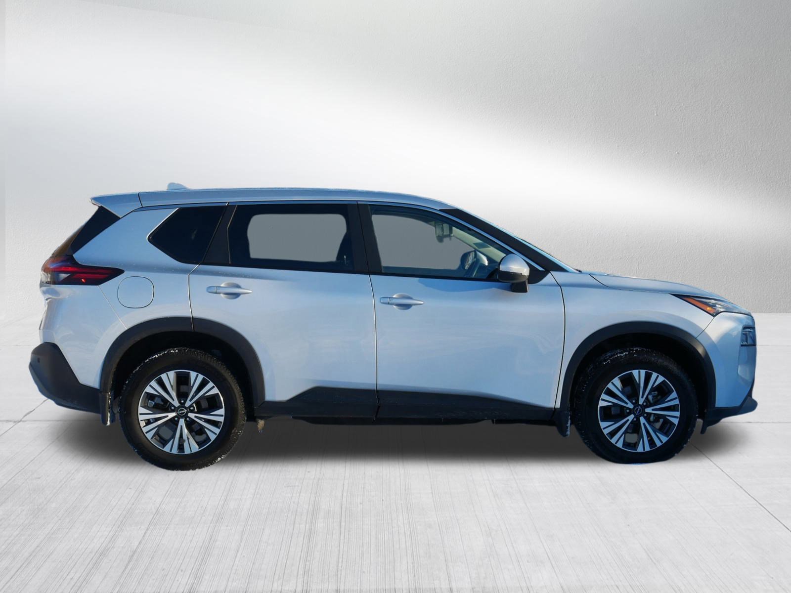 Certified 2022 Nissan Rogue SV image 8