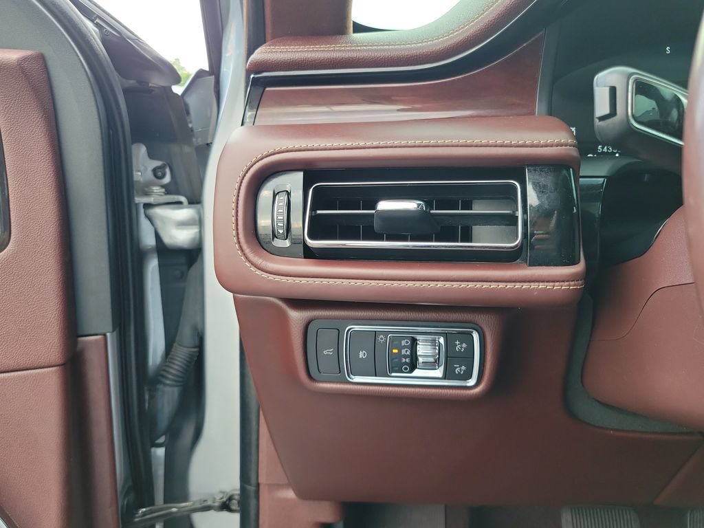 Certified 2022 Lincoln Aviator Black Label w/ Class IV Trailer Tow Package AWD/4WD image 22