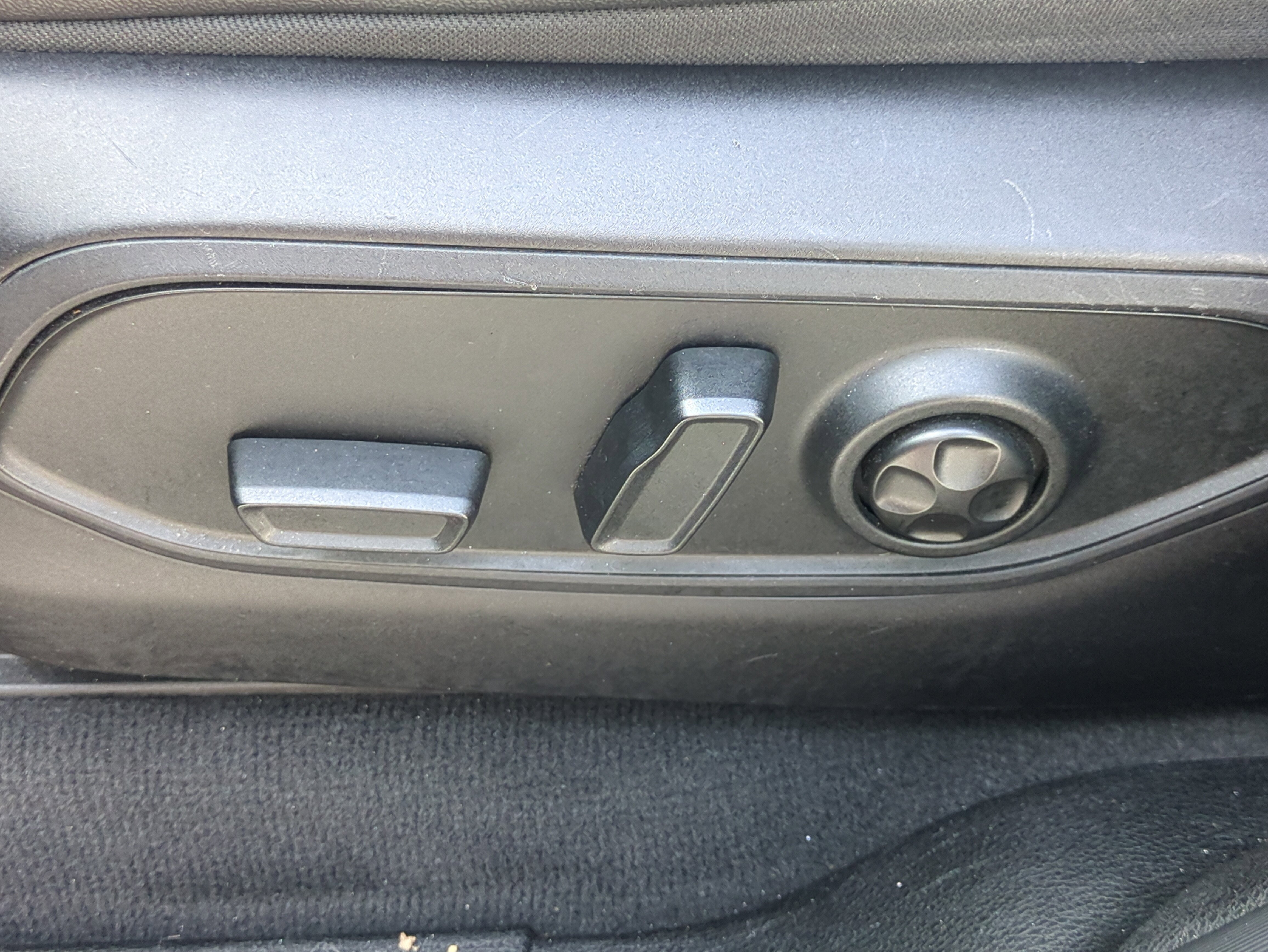 Certified 2023 Jeep Grand Cherokee L Altitude image 21