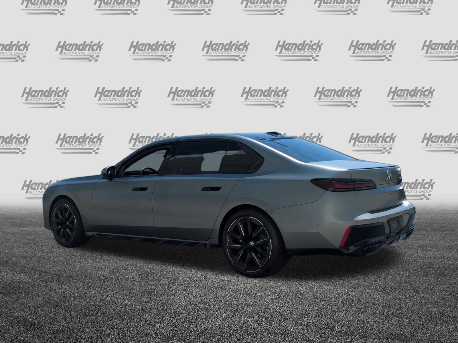 Used 2023 BMW 760i xDrive AWD/4WD image 8
