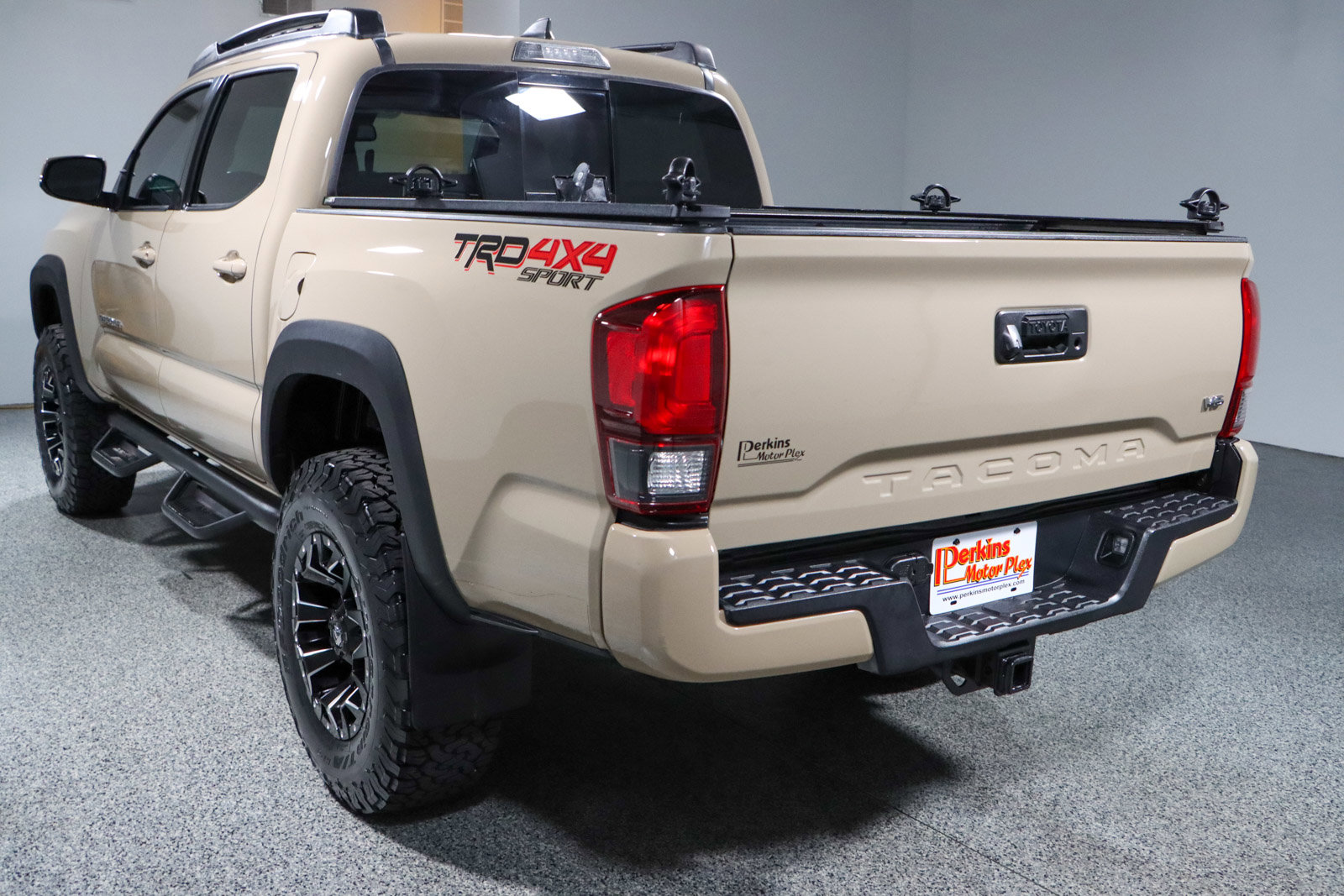 Used 2019 Toyota Tacoma TRD Sport image 10