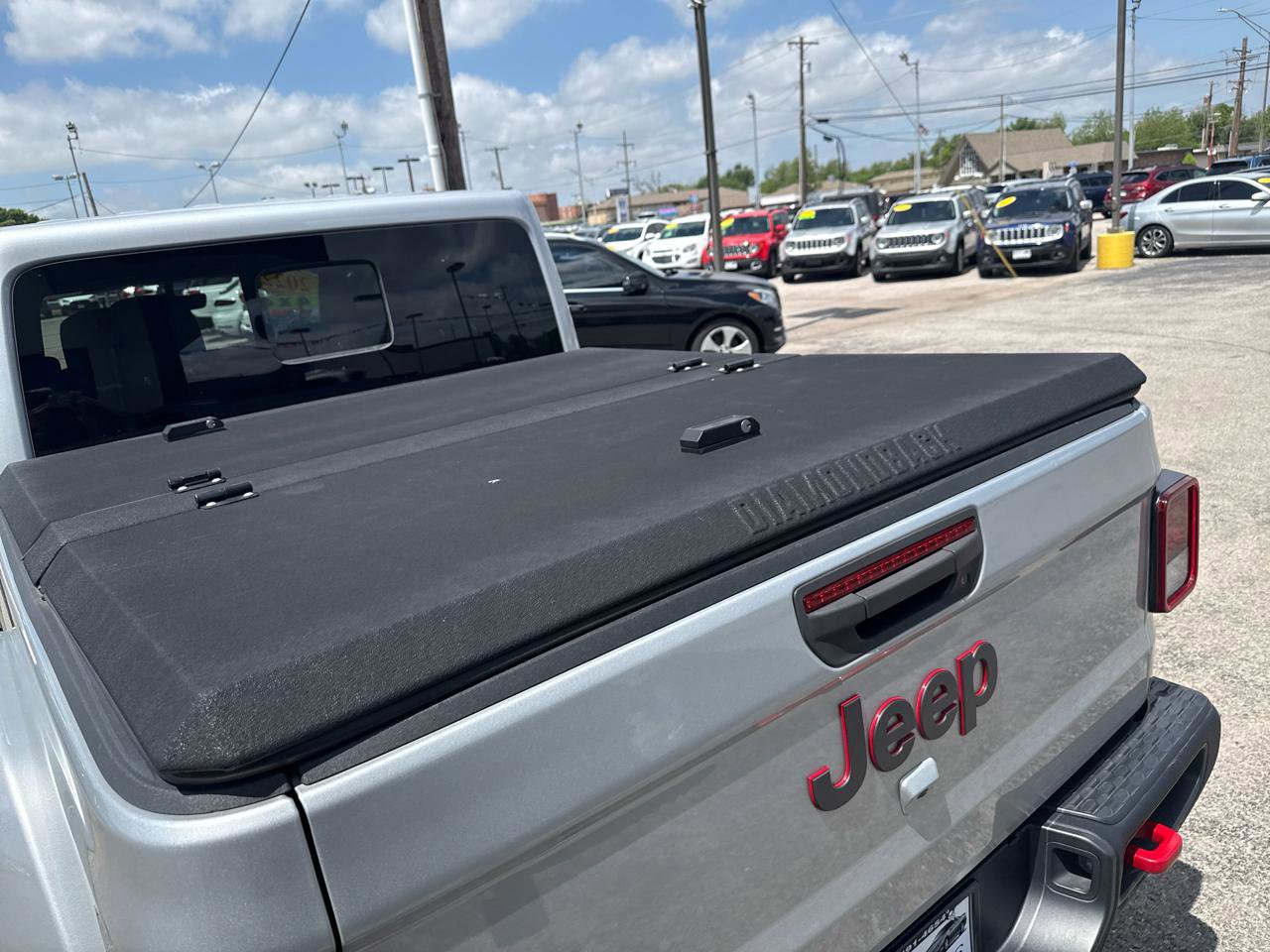 Used 2022 Jeep Gladiator Rubicon w/ Cold Weather Group AWD/4WD image 9