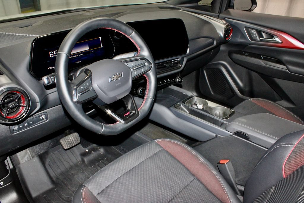 Used 2024 Chevrolet Equinox EV RS FWD image 23