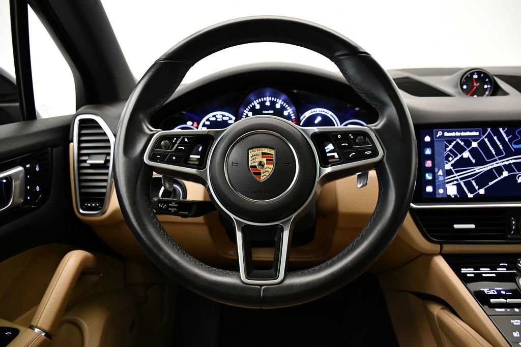 Used 2022 Porsche Cayenne Platinum Edition image 25