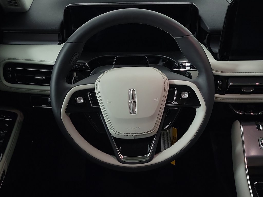 New 2026 Lincoln Aviator 2WD w/ Jet Appearance Package image 11