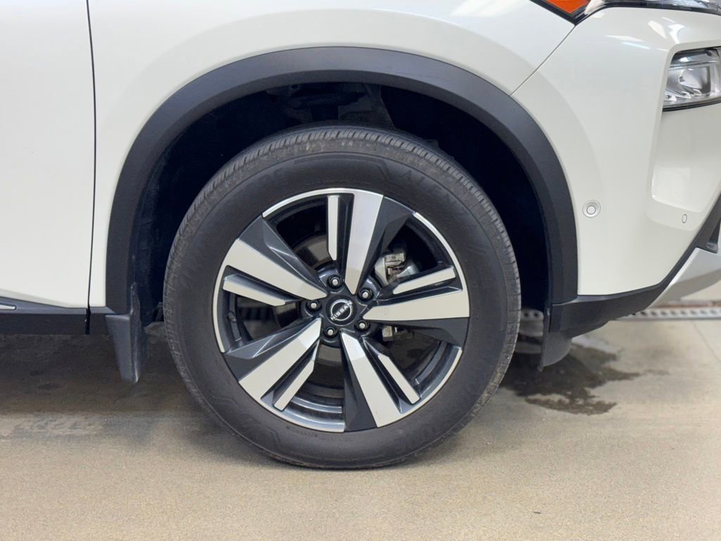 Used 2023 Nissan Rogue Platinum AWD/4WD image 4