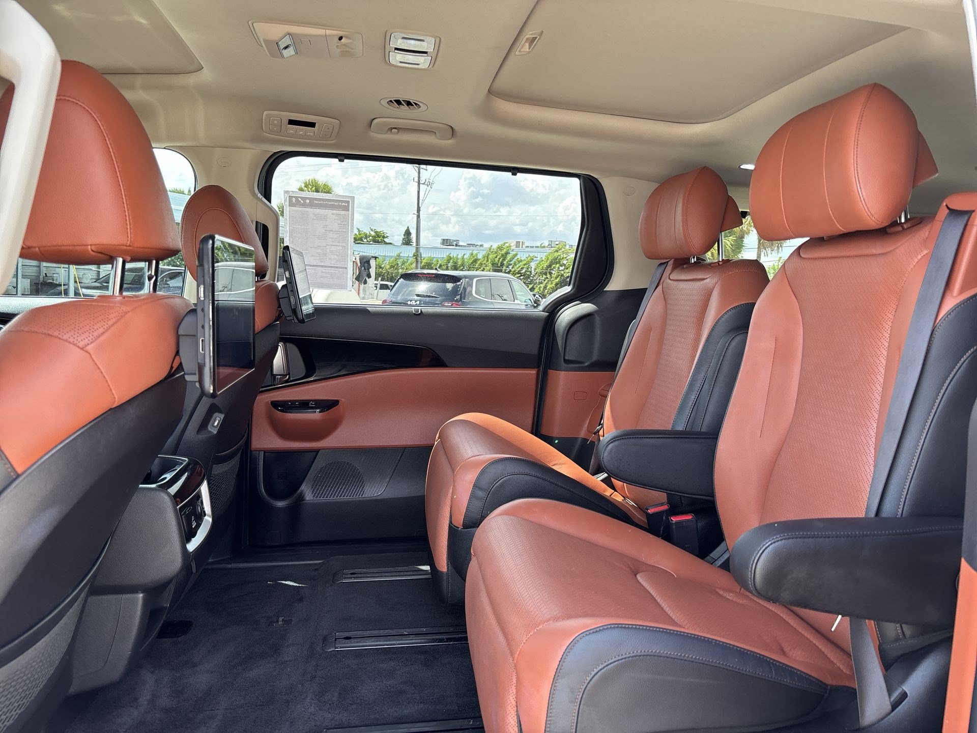 Used 2022 Kia Carnival SX Prestige FWD image 22
