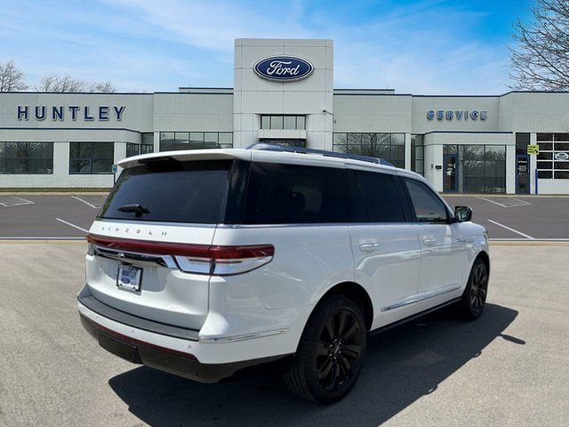 Used 2022 Lincoln Navigator Reserve image 7