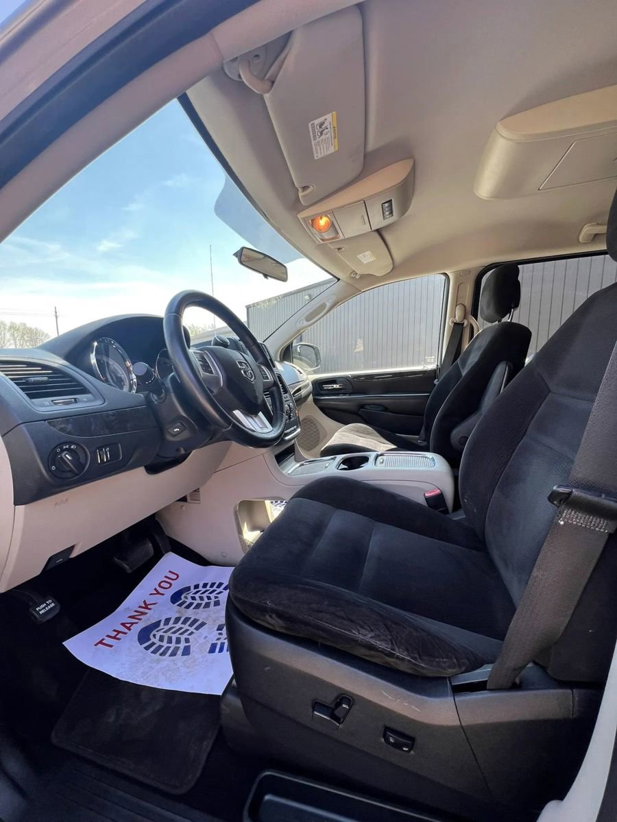 Used 2014 Dodge Grand Caravan SXT FWD image 9