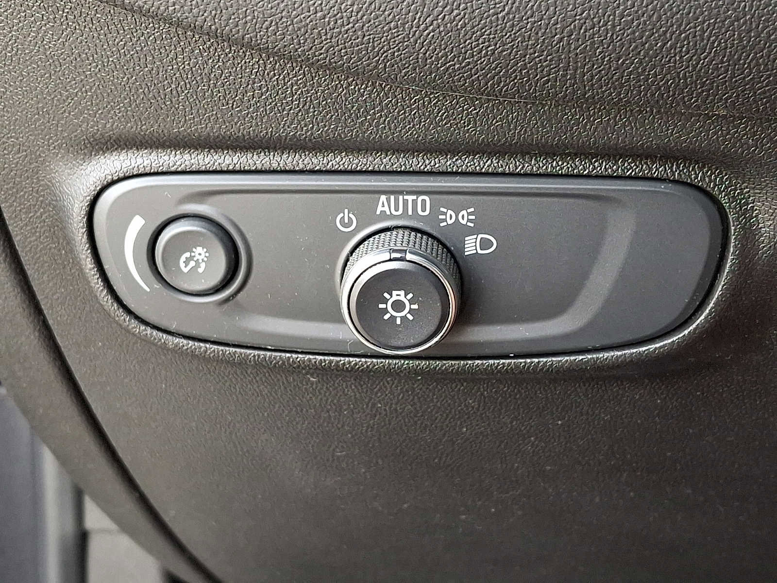 Used 2022 Chevrolet Equinox LT image 25