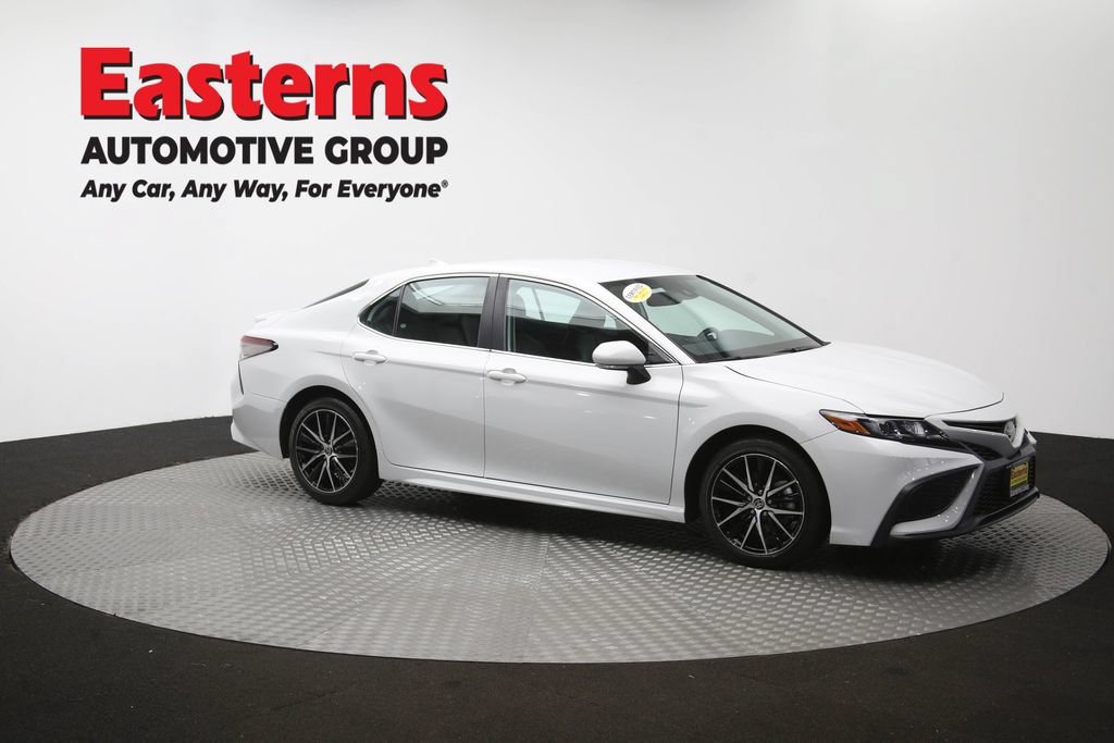 Used 2024 Toyota Camry SE w/ Cold Weather Package FWD image 46