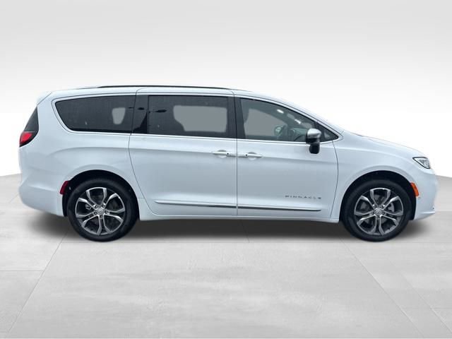 New 2026 Chrysler Pacifica Pinnacle image 8