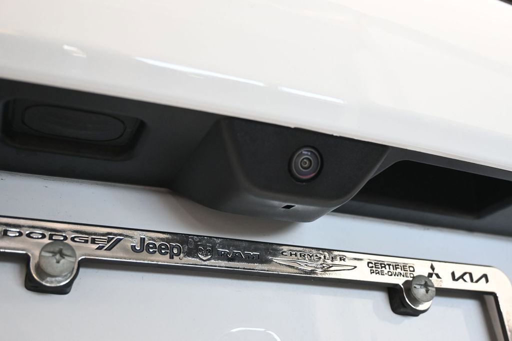 Used 2025 Jeep Grand Cherokee Laredo X RWD image 31