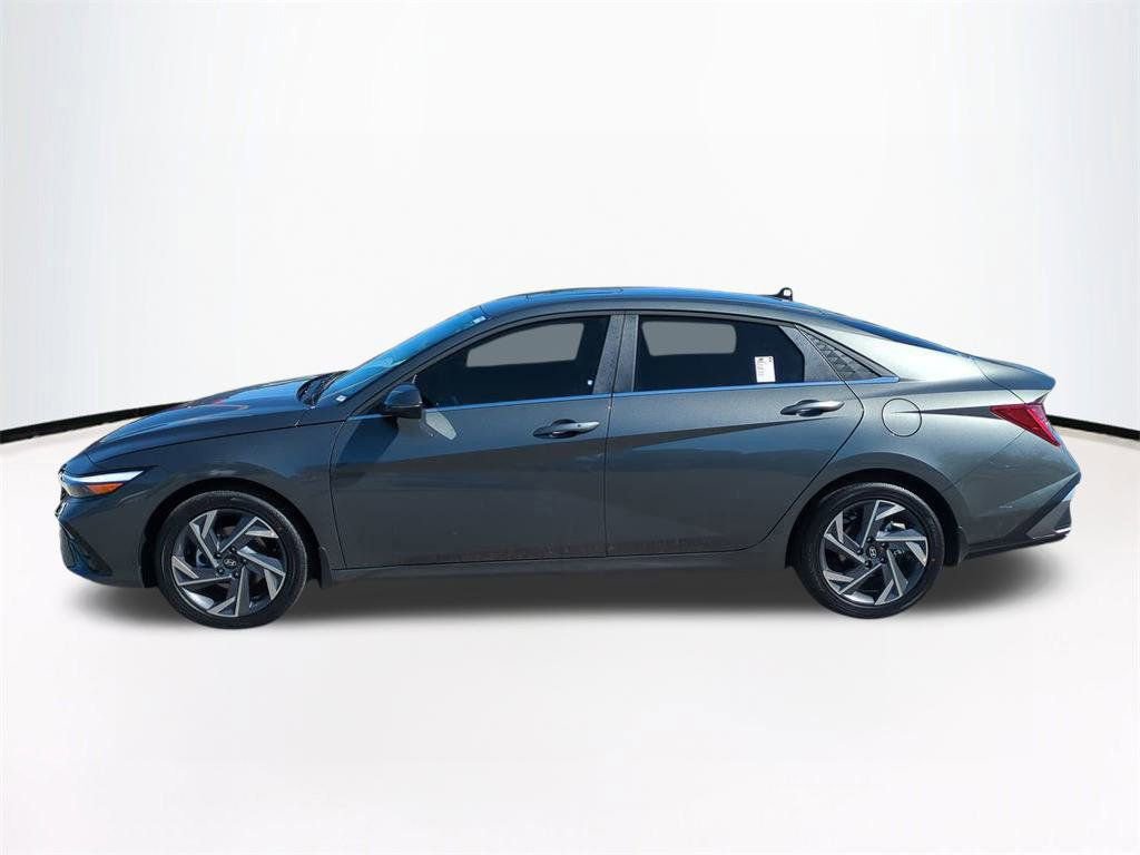 New 2026 Hyundai Elantra Limited image 8