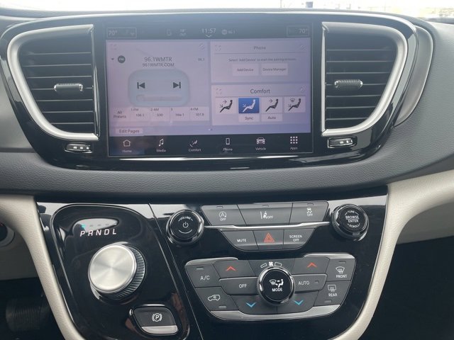 Used 2022 Chrysler Pacifica Touring-L image 24