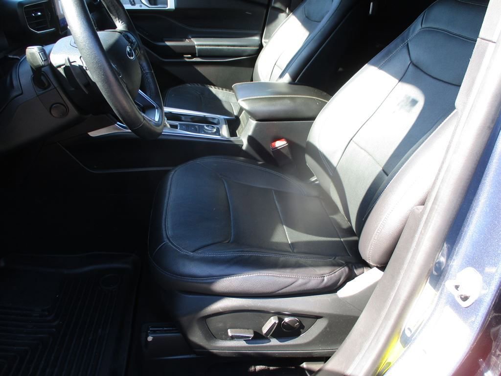Used 2020 Ford Explorer Limited w/ Class III Trailer Tow Package image 15