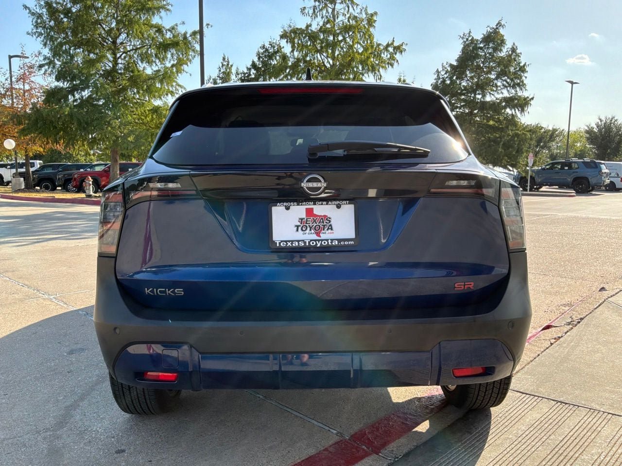 Used 2026 Nissan Kicks SR FWD image 7