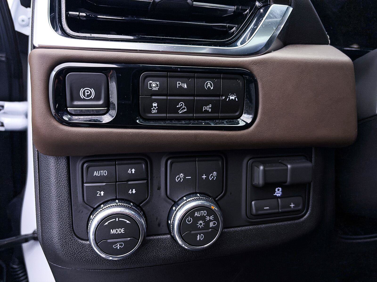 Used 2026 GMC Yukon Denali Ultimate AWD/4WD image 8