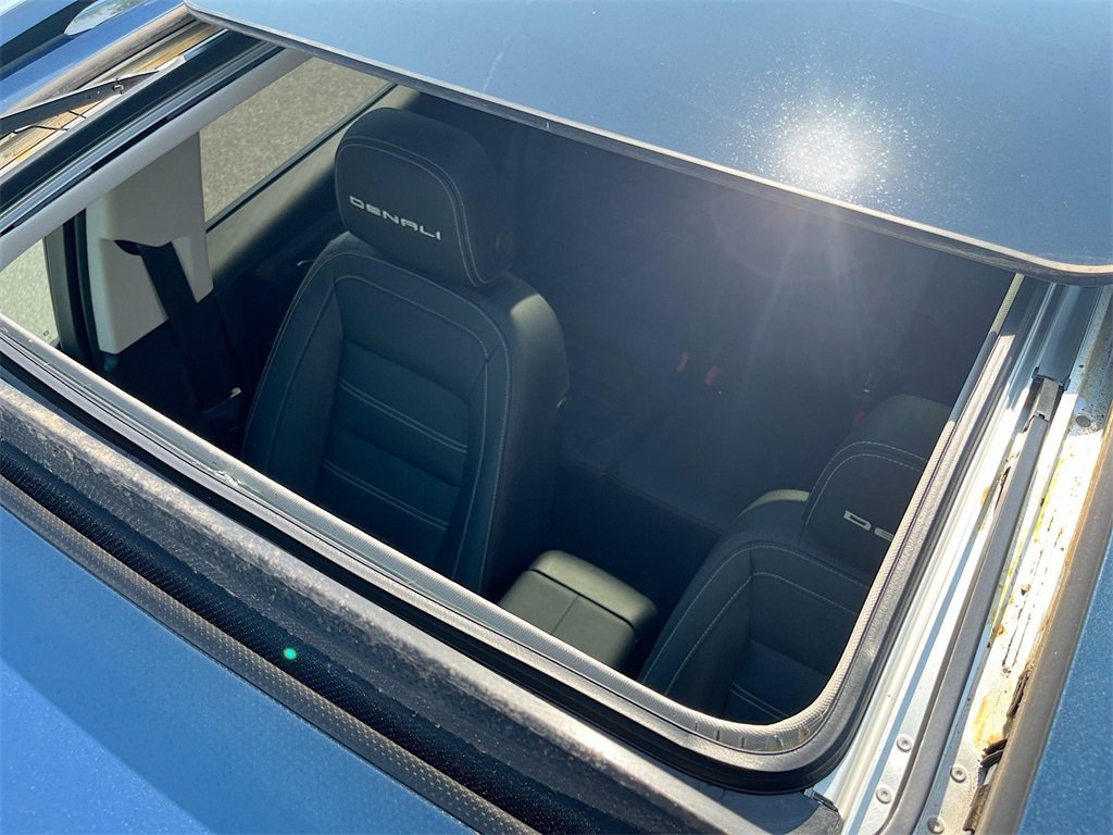 Used 2024 GMC Terrain Denali w/ Denali Premium Package image 23