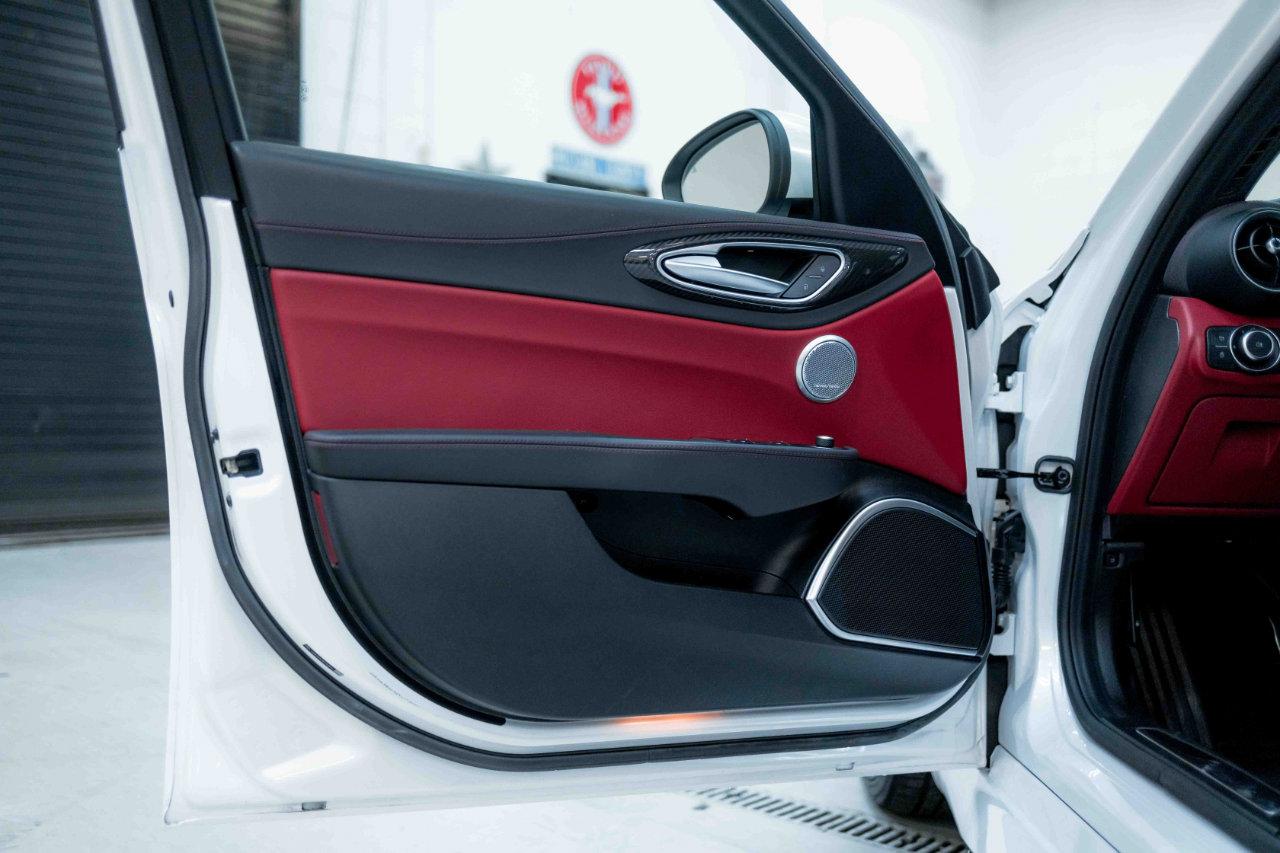 Used 2017 Alfa Romeo Giulia Quadrifoglio image 38